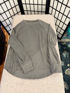 Long-Sleeve Crewneck Shirt - Gray